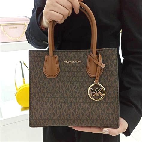 túi xách michael kors mẫu mới nhất leflair|túi michael kors harper.